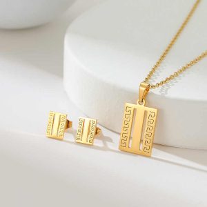 Womens Pendant Necklace